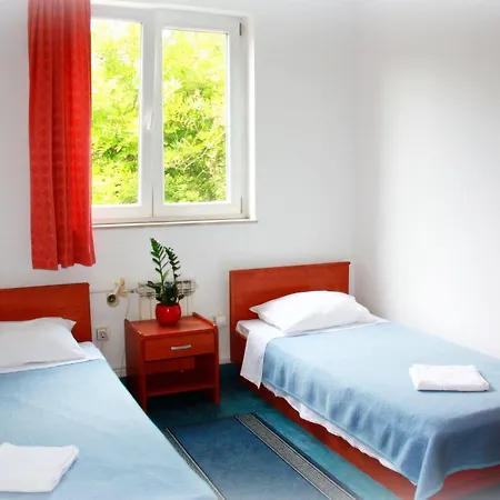Hostel Dujam